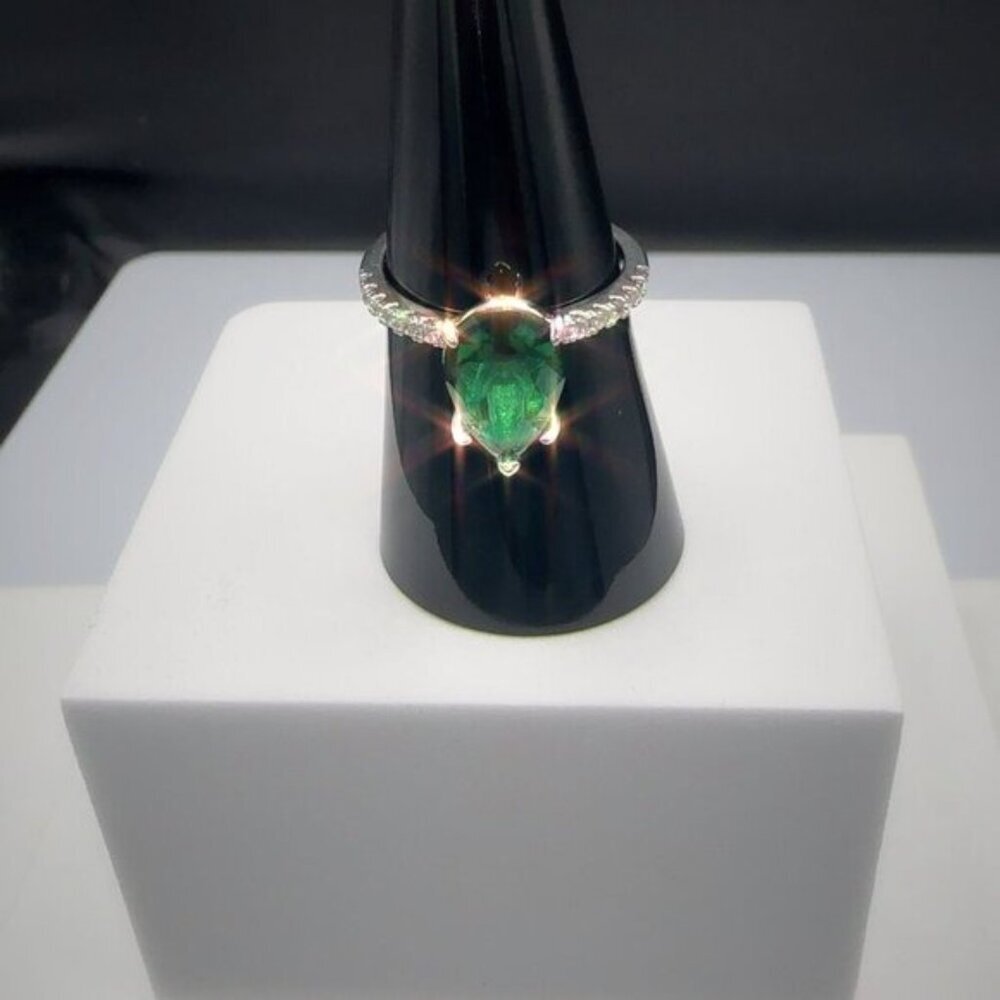 Sterling Silver Green Gemstone Pear Cut Ring Size 10 - Picture 6 of 9